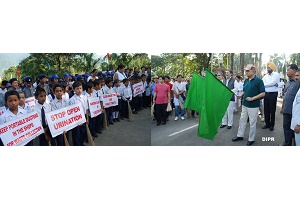 The Governor of Arunachal Pradesh Lt. Gen (Retd) Nirbhay Sharma flagging off the nationwide programme Swachchh Bharat Abhiyan in the State at Raj Bhawan, Itanagar on 2nd October 2014